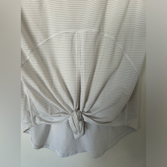 Lululemon Open Up Tie Back Tee Heathered White / White - Picture 9 of 10